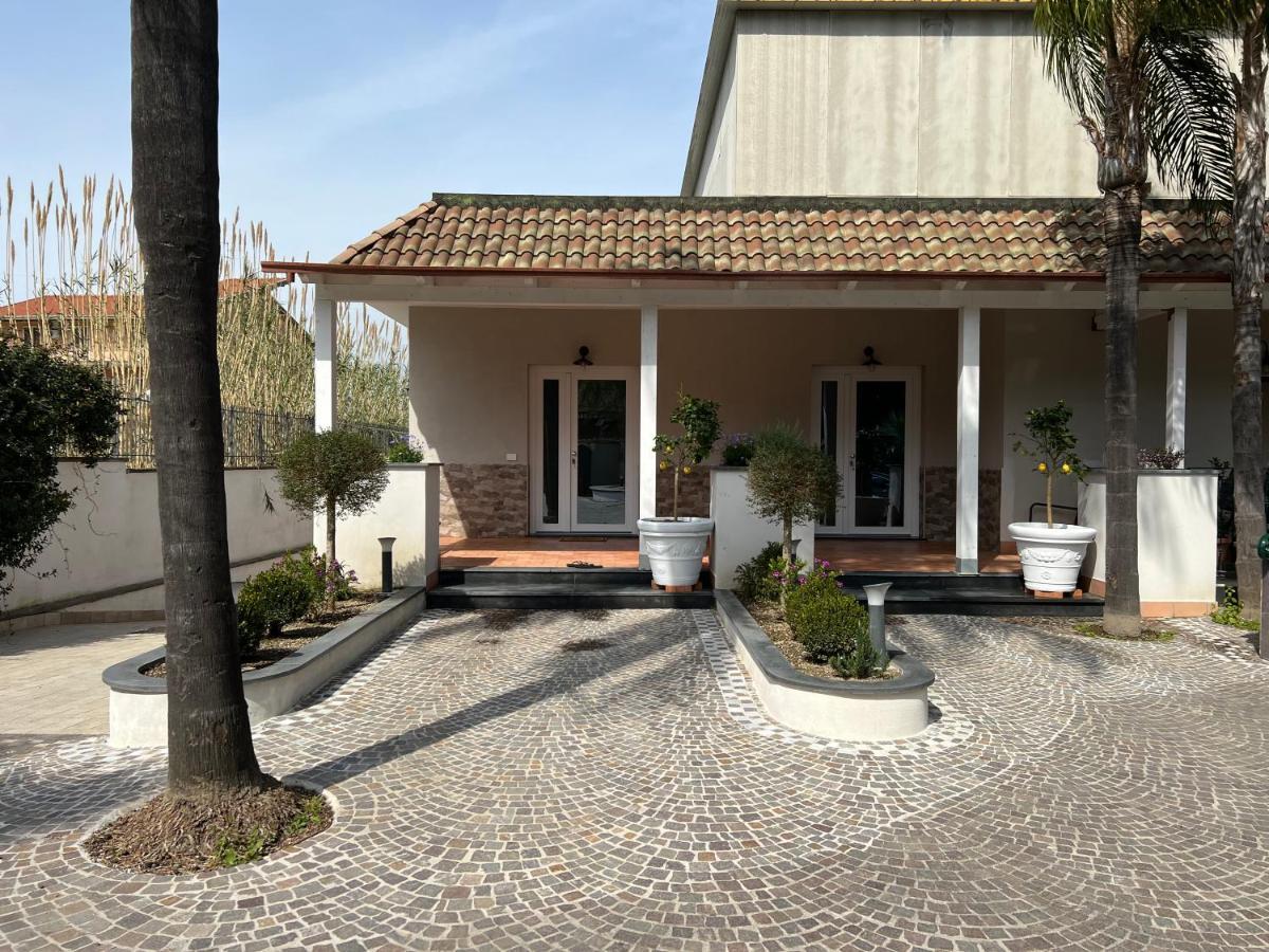 Villa Donnarumma 卡斯特拉玛雷帝斯达比亚 外观 照片